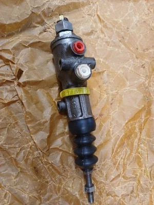 Cilindro maestro de freno Austin Somerset Devon A40 1951-55 genuino Girling Foto 1 de 4