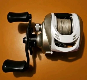 Okuma Stratus V Baitcasting Reel Left Handed Cast Right Hand Retrieve - Picture 1 of 4