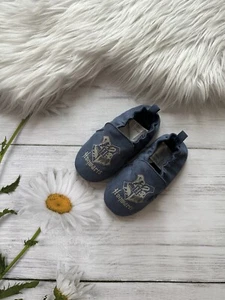 H&M Harry Potter Hogwarts bebé niño niño niño zapatillas antideslizantes 24 Reino Unido 7 excelente condición - Imagen 1 de 7