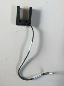 Omron E3Z-G82 PE Sensor with Built-in Amplifier - Picture 1 of 3