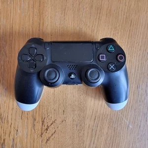 PLAYSTATION 4 CONTROLLER SONY Ps4 JOYSTICK Schwarz-Weiß Wireless - Bild 1 von 3