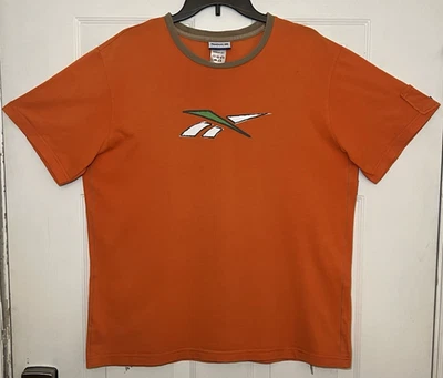 Camiseta Reebok Classic Para Hombre XL Naranja Cuello Tostado, Costuras y Logo Bordado Foto 1 de 4