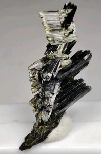 Epidote Crystal With Beautiful Growth And Nice Terminations-Pak. - Picture 1 of 6