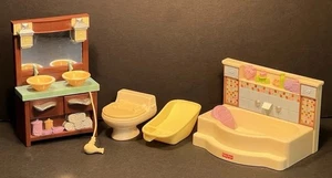 Lot de meubles de salle de bain maison de poupée famille aimante Fisher Price 2008 vintage - Photo 1/22