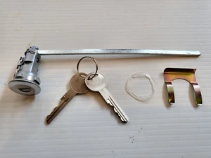 NEW VALIANT BOOT LOCK WITH KEYS RV1 SV1 AP6 VC VE VF VG VH CM CHRYSLER TRUNK - Picture 1 of 1