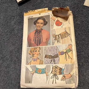 Vintage Simplicity Sewing Pattern 9386 Boho Chokers Belts Bags Transfers CUT - Bild 1 von 10