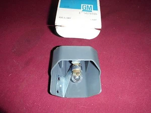 Buick 1971 luz troncal. GM 9879700 lote antiguo - Imagen 1 de 1