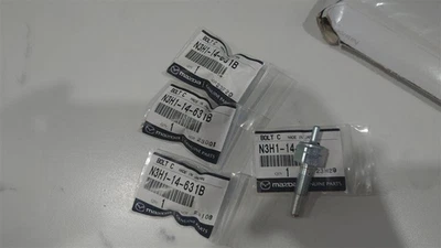 Mazda Genuine RX-8 Metering Pump Oil Injector Squireter Bolt N3H1-14-631B ×4 Set - Изображение 1 из 2