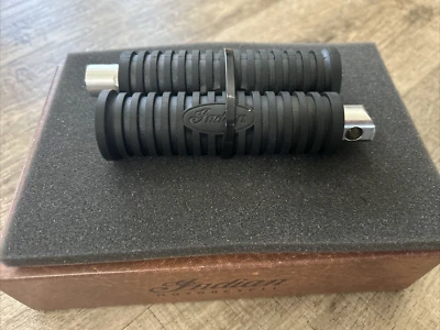 Indian OEM Chief Chieftain Roadmaster & Springfield Left/Right Black Foot Pegs - Image 1 of 4