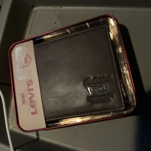 Levi's Men's RFID-Blocking Leather Trifold Wallet Brown - Picture 1 of 4