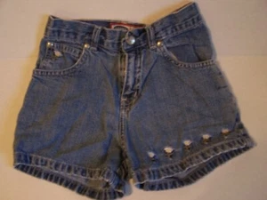 Young Girls Size 5 Old Navy Denim Shorts Flowers EUC - Picture 1 of 4