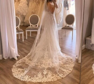 Selling Brand New wedding dress size 8, in perfect condition. Paid over $2000 - Picture 1 of 5