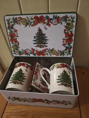 Spode Two Mugs Two Coasters Christmas Tree  Boxed In a Tin - Image 1 of 4