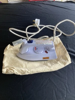 Mini Steam Iron Handheld Travel - Image 1 of 3