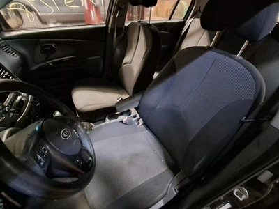 Cinturón de seguridad delantero izquierdo usado se adapta a: Kia Rio 2011 asiento cubo conductor retractor Foto 1 de 4