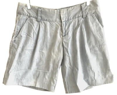 Shorts jeans feminino Alice + Olivia algodão tamanho M azul claro casual praia preppy - Imagem 1 de 4