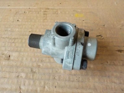 Bendix Part K029547 BENDIX DOUBLE CHECK VALVE - Image 1 of 4