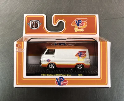 M2 MACHINES 1967 DODGE A100 PANEL VAN R53 VP RACING FUELS 45 YRS RUBBER TIRES - Imagem 1 de 4