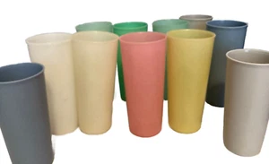 De colección. / Vasos/vasos pastel retro Tupperware -11 (6,5") y 2 (5-3/4") tamaño - Imagen 1 de 7