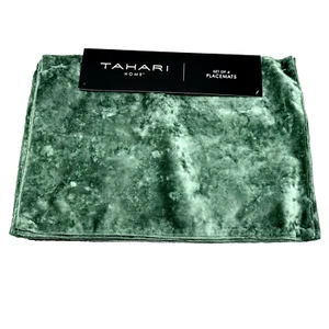 x4 Tahari Holidays Green Velvet Placemat Set 13x19 Christmas Decor NEW - Picture 1 of 6