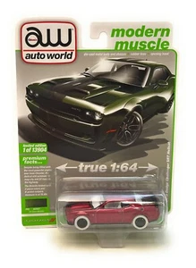 AUTO WORLD 1:64 2019 DODGE CHALLENGER SRT HELLCAT GREEN MODEL AWSP076 B chase - Picture 1 of 5