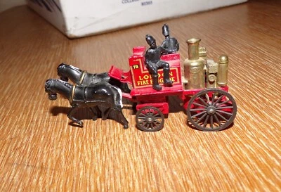 Matchbox Y-4-B Shand Mason Horse Drawn Fire Engine - Image 1 of 4