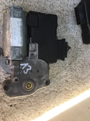 Schiebedachmotor Opel Astra F 90503754 817696715 - Bild 1 von 2