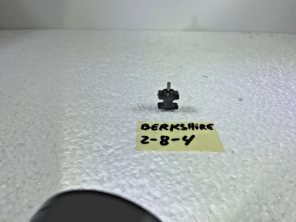 HO AHM/RIVAROSSI,DIFFERENTIAL BOX WITH PINION AND COUPLING SHAFT 2-8-4 BERKSHIRE - Image 1 of 4