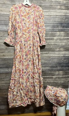 Vestido y gorro vintage hecho a mano para mujer rosa floral pradera casa de campo núcleo victoriano Foto 1 de 4