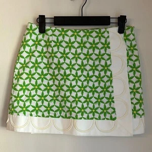 Lilly Pulitzer floral Green and White Patterned Skort skirt preppy tennis core 2 - Picture 1 of 11