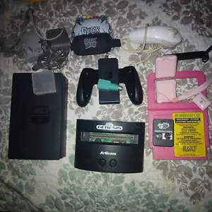 Lote aleatorio accesorios para juegos Sega Genesis Mini, Switch Dock, tarjeta de memoria PS1 - Imagen 1 de 7