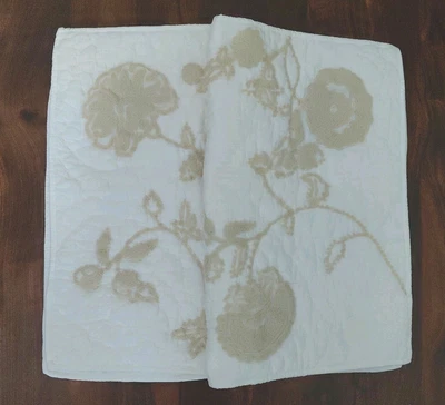 Juego de 2 fundas estándar Pottery Barn bordadas bronceado floral algodón neutro Foto 1 de 4