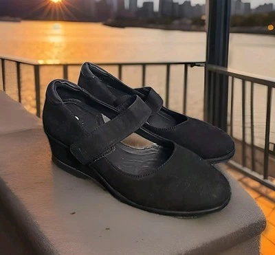 Zapatos Mary Janes Nurture Mytime 9 M Premium de cuero nobuck negro cómodos con cuña Foto 1 de 4