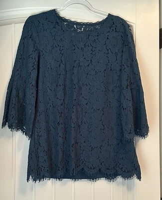 Isaac Mizrahi Live Green Floral Lace Scoop Neck 3/4 Bell Sleeves Tunic Top M - Image 1 of 4
