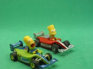 Scalextric MICRO ESCALA 1/64 PAR DE SET SIMPSONS EXCELENTE SIN CAJA - Imagen 1 de 3