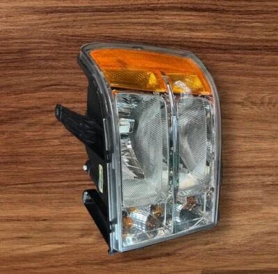 07-14 GMC Sierra 1500 2500 3500 Left Headlight TYC 20-6820-00-9, 22853029 Tested - Image 1 of 4