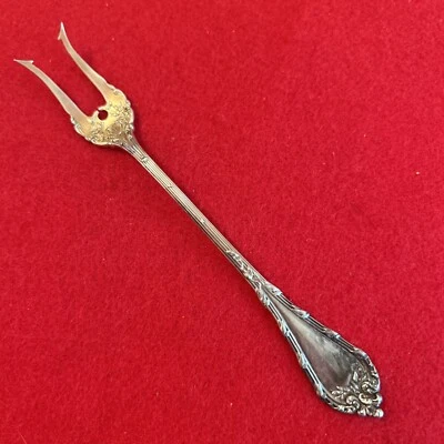 Tenedor de recolección de cócteles de fresa encurtido Durgin Madame Royale de plata de ley Foto 1 de 4