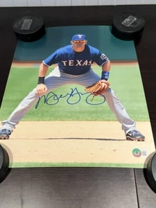 Michael Young Signed Autographed 11x14 Photo Rangers Beckett COA - Picture 1 of 3