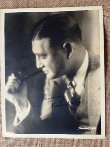 Vintage autographed photo of silent movie star Richard Dix, cowboy star in 1930s - Picture 1 of 3