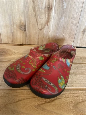 Sloggers Women's Paisley Red Waterproof Slip-On Garden Shoes Size 8 Whimsical - Image 1 of 4