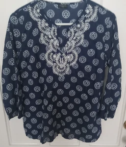 Petite TALBOT'S 3/4 Sl Navy w White Embroidery V Neck 100% Cotton Top PM - Picture 1 of 6