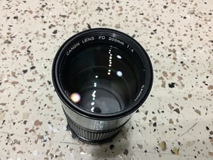 Canon Lens FD 200 1:4 - Picture 1 of 4
