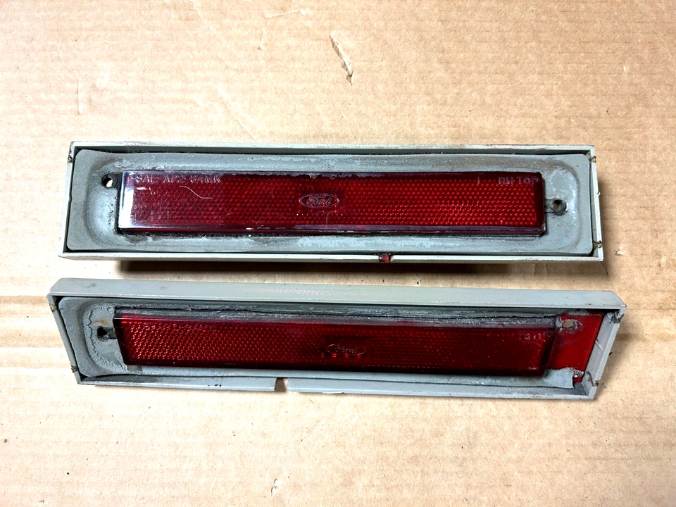 Juego de luces marcadoras laterales traseras Lincoln Mark VII 1987-1992 RH y LH Foto 1 de 4