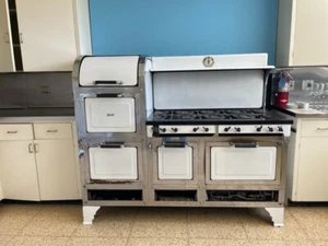 Vintage Magic Chef Gas Stove - Picture 1 of 4
