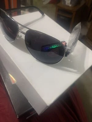 Gafas de sol de aviador Khan pulidas KN 1170 marco negro plateado lentes negras u oscuras Foto 1 de 3