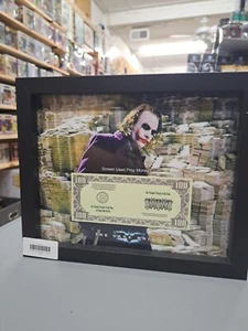 The Dark Knight Joker's Money Batman DC Película utilería original (2082-339) - Imagen 1 de 4