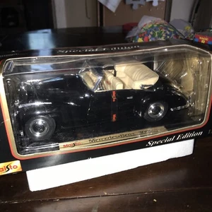 Maisto 1955 Mercedes Benz 300S 1:18 Auto pressofusa - Foto 1 di 4