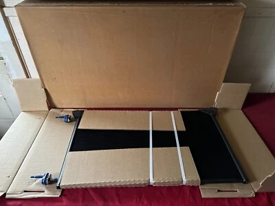 NOS NEW 1999-2014 CHEVROLET GMC TRUCK SUBURBAN A/C CONDENSER 15922891 15-63532 - Image 1 of 3