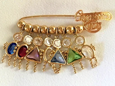 PIN ABUELA ORO AMARILLO 14K ~ ABUELAS NIÑOS ~ 7 DIJES COLGANTES PARA NIETOS ~ MUDANZA Foto 1 de 4