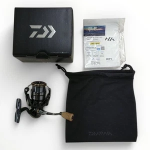 Carrete giratorio DAIWA LUVIAS AIRITY FC LT 2000S-H 3134 - Imagen 1 de 5
